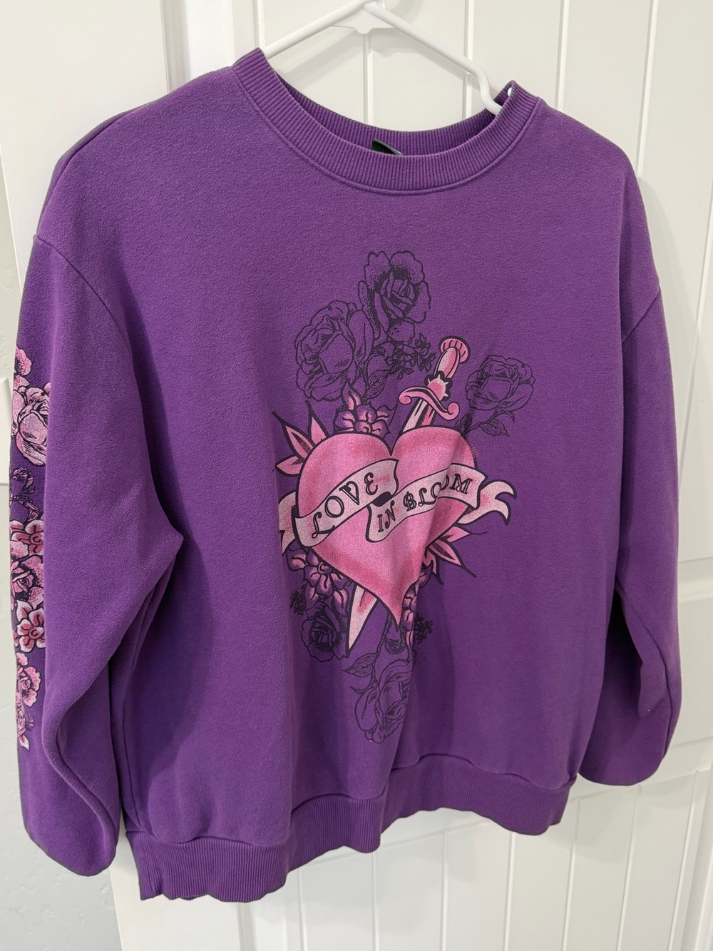 wild fable Purple Crewneck Sweatshirt with Pink Heart Graphic